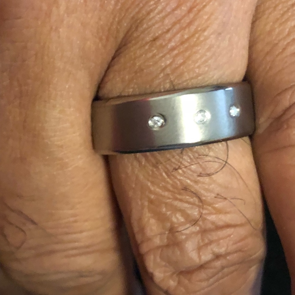 Ring (Diamonds) - Picture 2 of 4